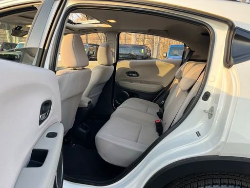 Used 2018 Honda HR-V EX image 17