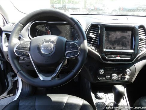 Used 2019 Jeep Cherokee Limited AWD/4WD image 20