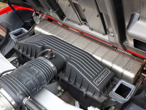 Used 2006 Ford GT RWD image 79