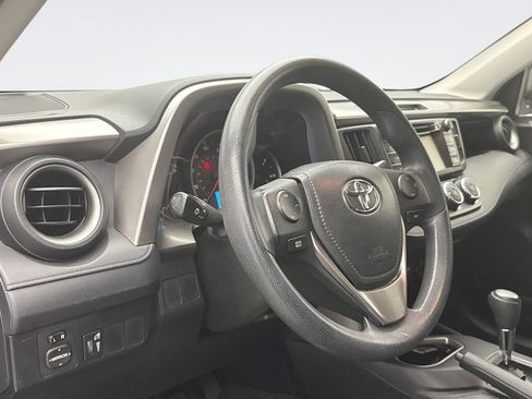 Used 2016 Toyota RAV4 LE FWD image 7