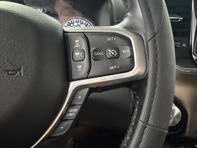 Used 2019 RAM 1500 Laramie AWD/4WD image 37