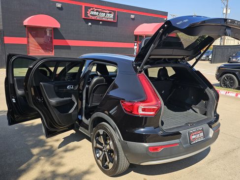 Used 2019 Volvo XC40 T5 Momentum image 19