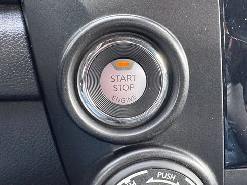 Used 2022 Nissan Titan PRO-4X w/ Pro-4x Convenience Package AWD/4WD image 7