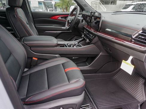 New 2026 Chevrolet Traverse RS image 12