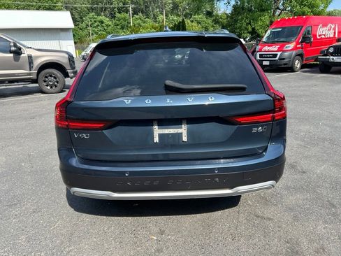 Used 2024 Volvo V90 B6 Cross Country Plus w/ Climate Package AWD/4WD image 4