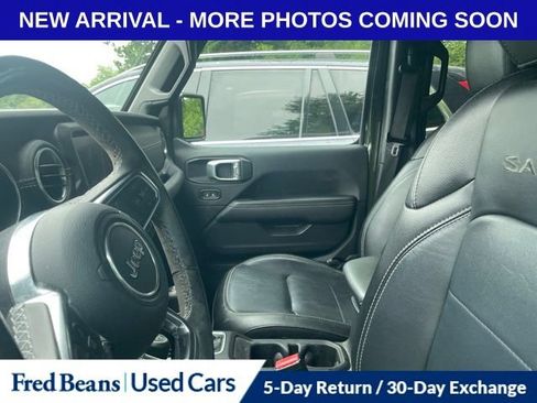 Used 2022 Jeep Wrangler Unlimited Sahara w/ Cold Weather Group AWD/4WD image 11
