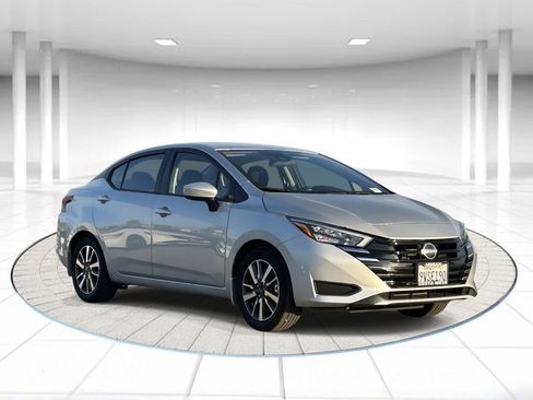 Used 2025 Nissan Versa SV w/ Trunk Package image 5