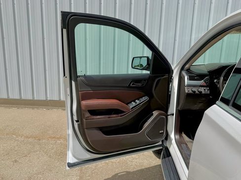 Used 2017 Chevrolet Tahoe Premier AWD/4WD image 15