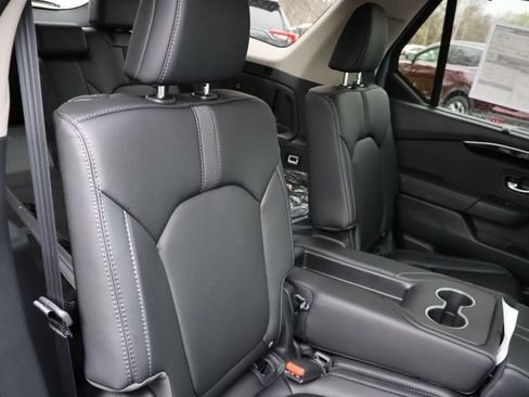 New 2026 Honda Pilot EX-L image 8
