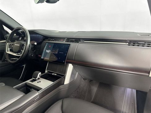 Used 2025 Land Rover Range Rover Long Wheelbase SE AWD/4WD image 46