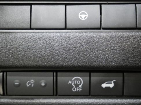 Used 2024 Nissan Rogue SV FWD image 13