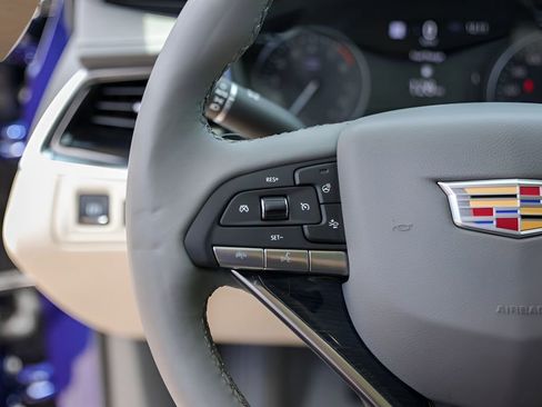 Certified 2025 Cadillac XT6 Premium Luxury w/ Technology Package FWD image 14