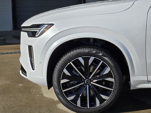 New 2026 Volvo XC90 B6 Ultra w/ Protection Package image 11