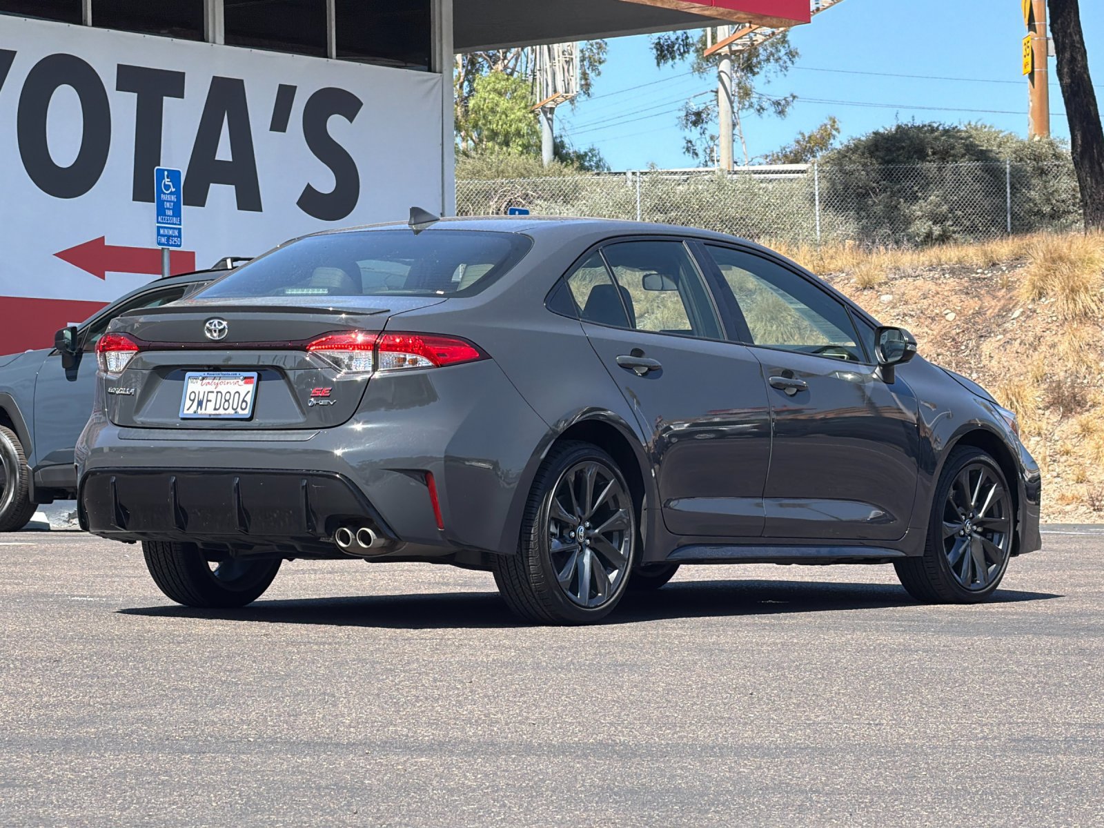 Used 2026 Toyota Corolla SE FWD image 5
