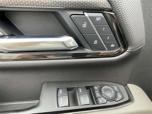 Used 2025 Chevrolet Silverado 2500 ZR2 w/ Technology Package image 19