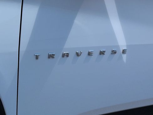 Certified 2022 Chevrolet Traverse LS AWD/4WD image 32