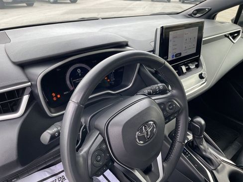 Used 2025 Toyota Corolla XSE FWD image 9