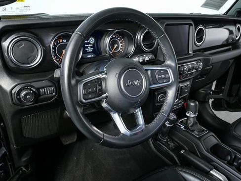 Used 2022 Jeep Wrangler Unlimited Sahara image 4