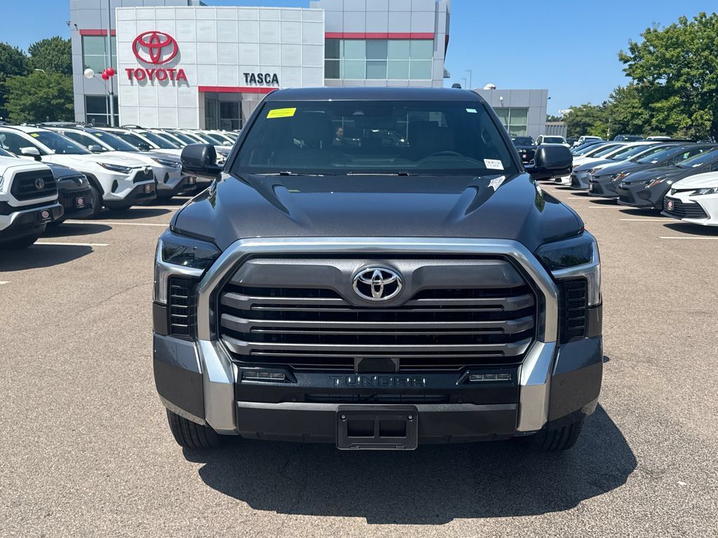 Used 2025 Toyota Tundra Limited AWD/4WD image 2