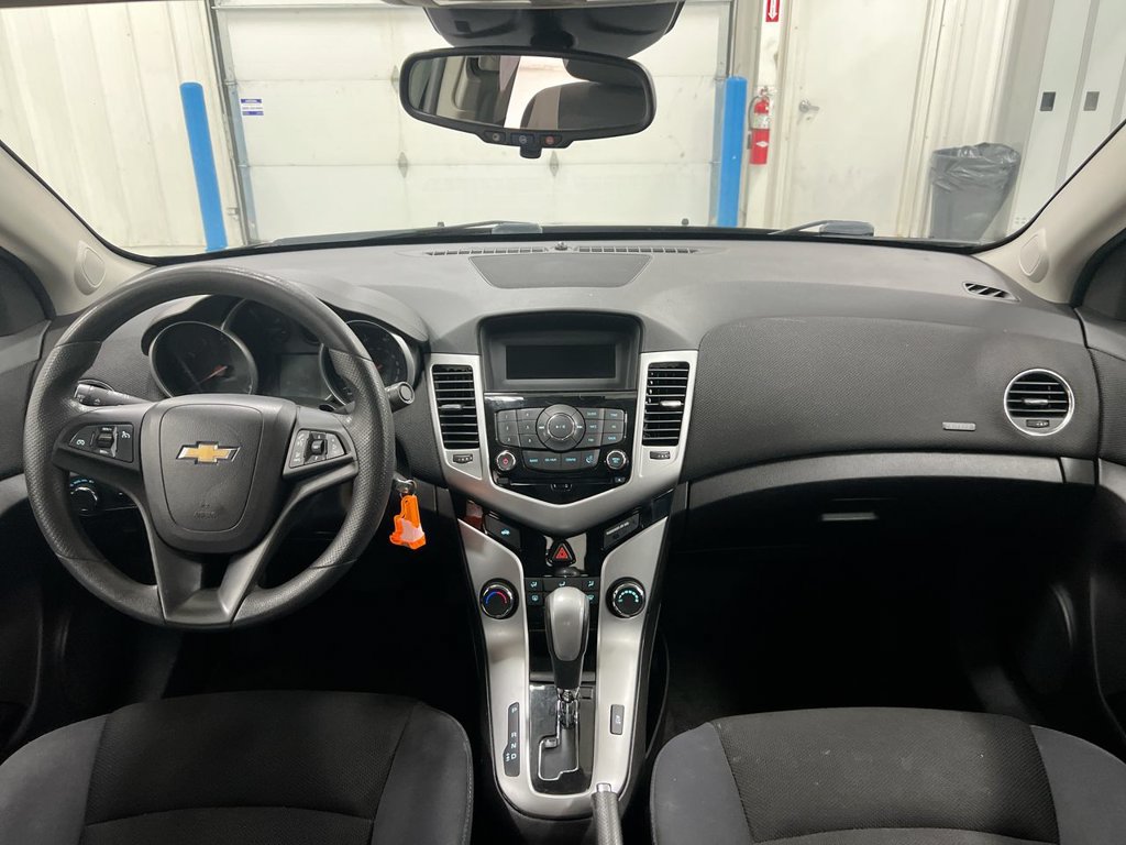 Used 2016 Chevrolet Cruze LT FWD image 10