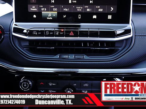 New 2026 Jeep Compass Latitude image 21