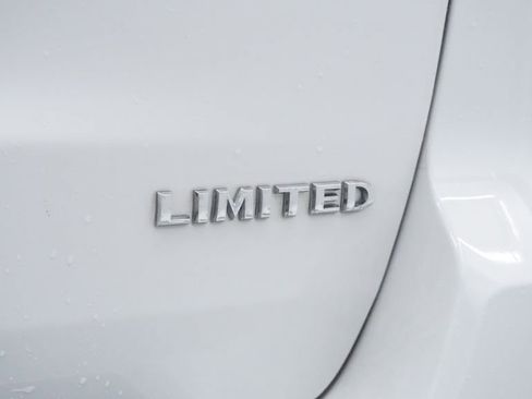 Certified 2019 Jeep Grand Cherokee Limited w/ Luxury Group II image 23