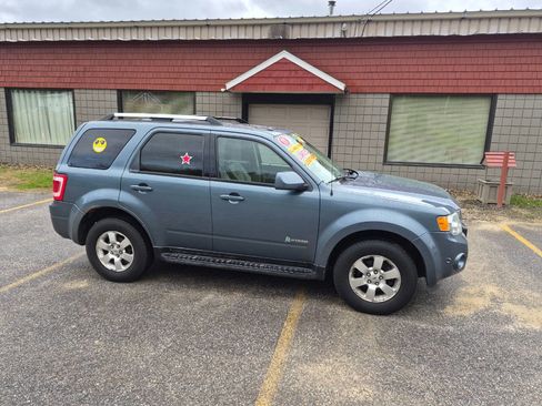 Used 2011 Ford Escape Limited FWD image 3