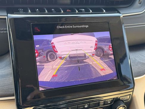 Used 2022 Jeep Grand Cherokee L Limited image 15