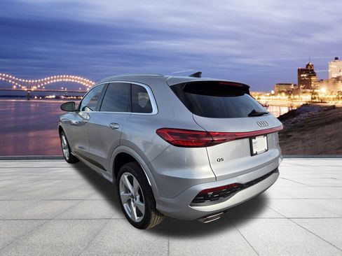 Used 2025 Audi Q5 Premium Plus w/ Premium Plus image 3