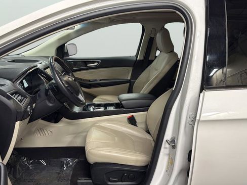 Used 2020 Ford Edge Titanium w/ Equipment Group 301A image 24