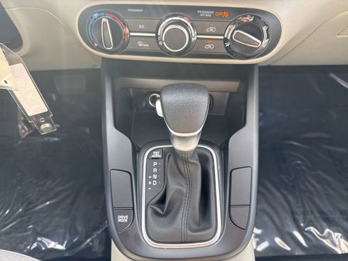 Used 2024 Kia Soul LX image 17