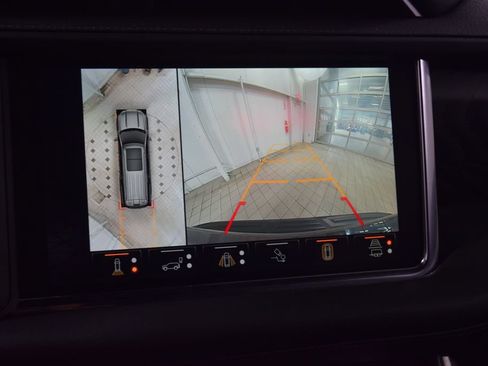 Used 2024 GMC Yukon XL Denali w/ Advanced Technology Package AWD/4WD image 57