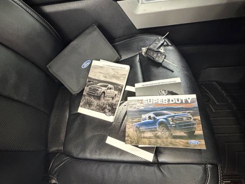 Used 2020 Ford F350 Lariat w/ Chrome Package image 44