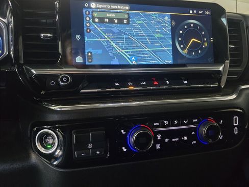 Used 2025 Chevrolet Silverado 1500 LT image 26