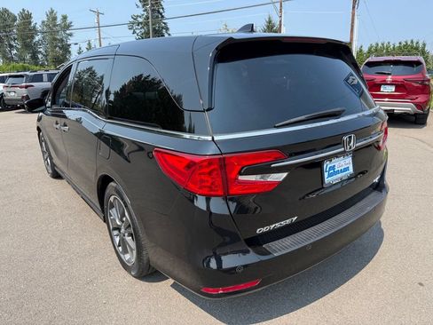 Used 2024 Honda Odyssey Elite image 3
