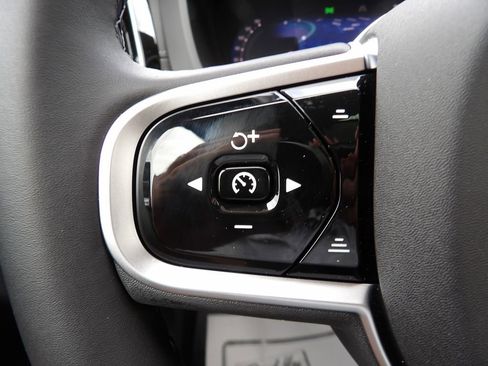 New 2026 Volvo XC60 B5 Ultra w/ Protection Package Premier AWD/4WD image 19