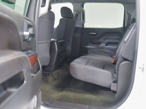 Used 2017 GMC Sierra 1500 SLE w/ SLE Value Package image 4