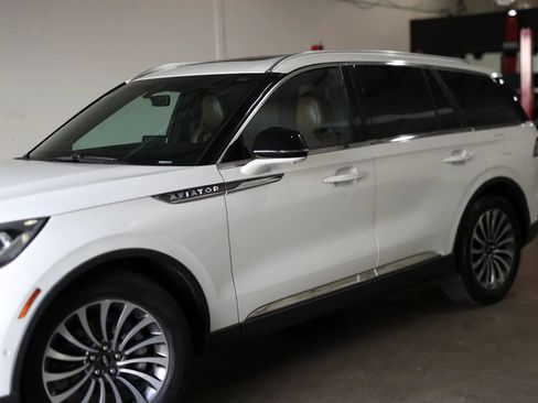 Used 2020 Lincoln Aviator Reserve w/ Equipment Group 201A image 12