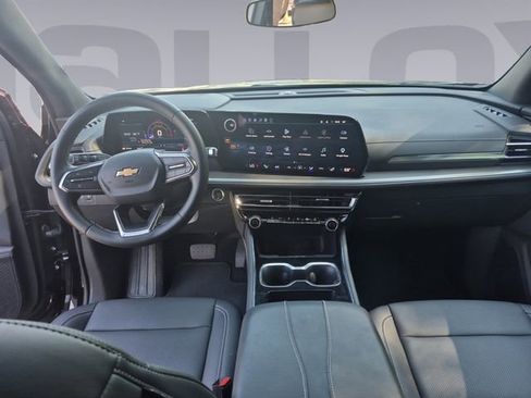 Certified 2026 Chevrolet Traverse LT AWD/4WD image 12