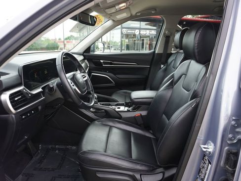 Used 2023 Kia Telluride LX FWD image 24