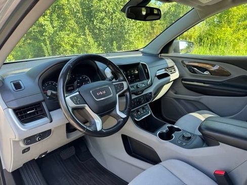 Used 2018 GMC Terrain SLE w/ Driver Convenience Package FWD image 9