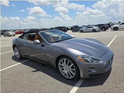 Used 2013 Maserati GranTurismo Convertible RWD image 2