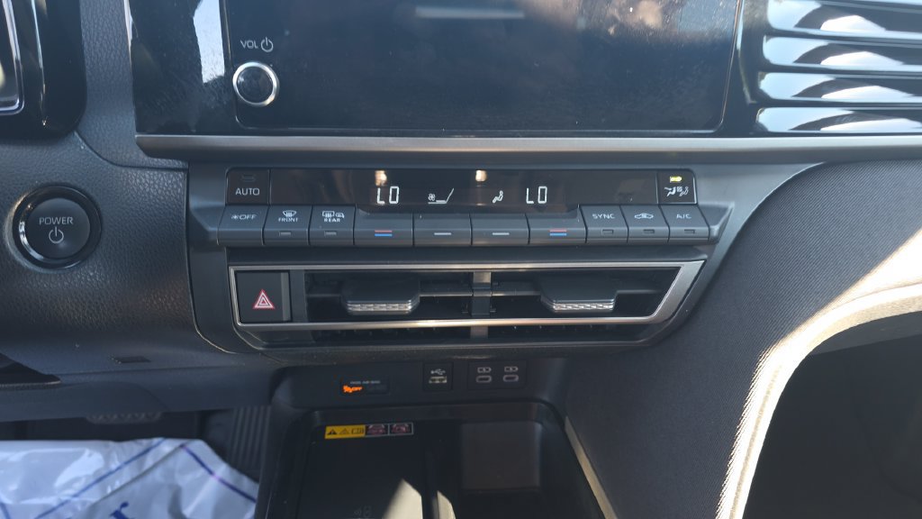 Used 2025 Toyota Camry LE FWD image 19