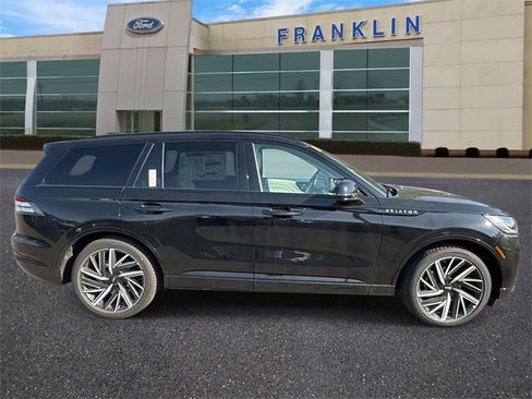 New 2025 Lincoln Aviator Black Label w/ Jet Appearance Package image 8