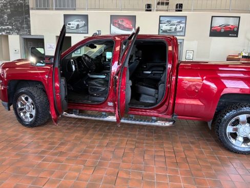 Used 2018 Chevrolet Silverado 1500 LTZ Z71 w/ LTZ Plus Package AWD/4WD image 31