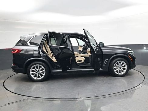 Used 2022 BMW X5 xDrive40i w/ Climate Comfort Package image 40