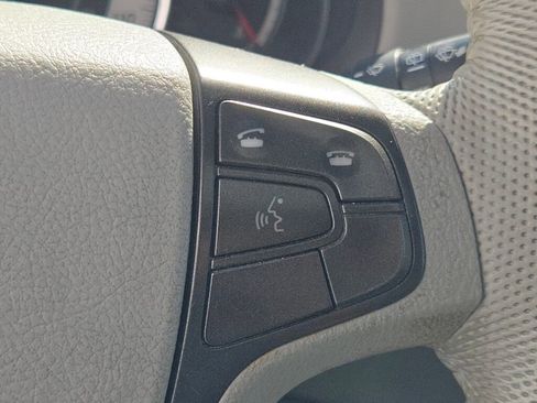 Used 2012 Toyota Sienna SE image 24