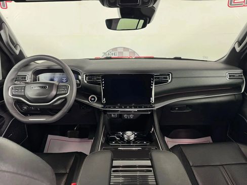 Used 2024 Jeep Wagoneer L 4WD w/ HD Trailer Tow Package image 11