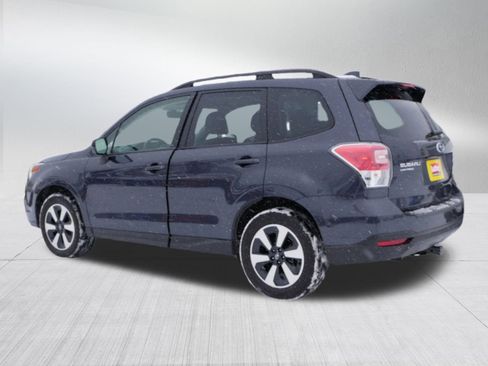 Used 2018 Subaru Forester 2.5i Premium w/ All-Weather Package image 4