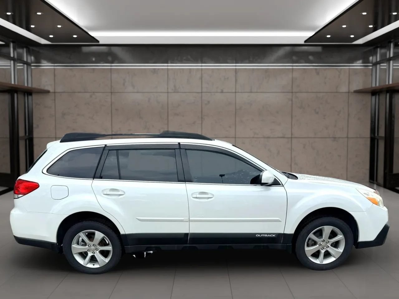 Used 2013 Subaru Outback 2.5i Limited w/ Moonroof Pkg AWD/4WD image 2